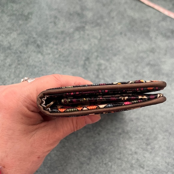 Sakroots Elephant Bifold Vegan Wallet - Picture 4 of 7